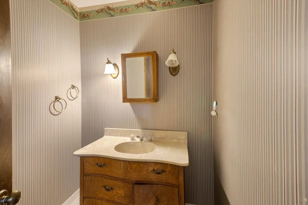 1628 Chevron Way, Sandy Springs, Georgia 30350, 5 Bedrooms Bedrooms, ,4 BathroomsBathrooms,Residential,Sold,1628 Chevron Way,6730166