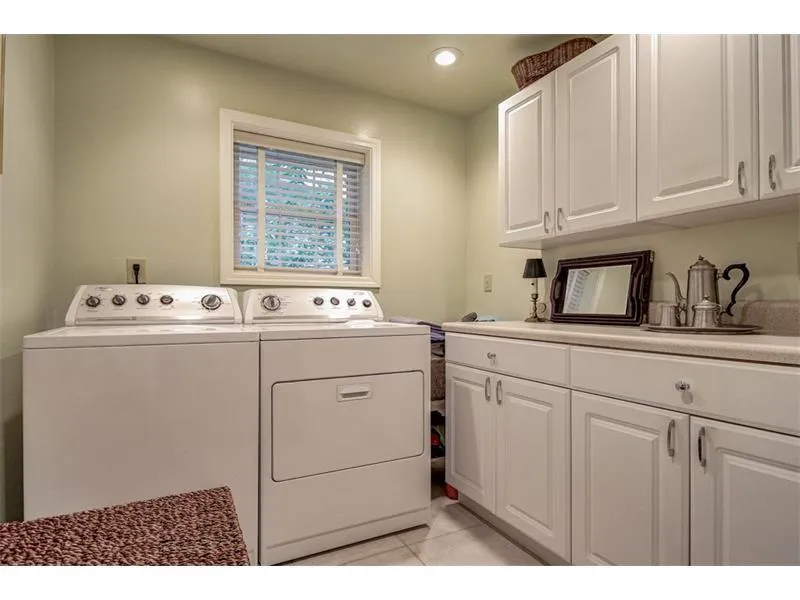 6778 Brandon Mill Road, Sandy Springs, Georgia 30328, 4 Bedrooms Bedrooms, ,3 BathroomsBathrooms,Residential,Sold,6778 Brandon Mill Road,5755403