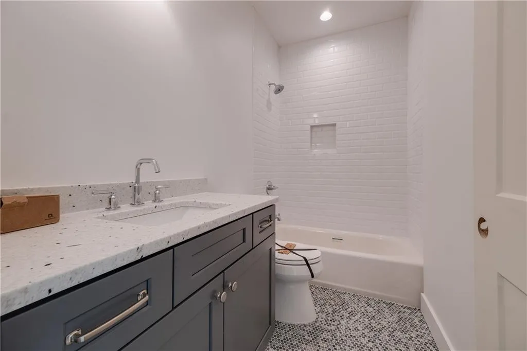 277 Green Hill Road, Sandy Springs, Georgia 30342, 6 Bedrooms Bedrooms, ,6 BathroomsBathrooms,Residential,Sold,277 Green Hill Road,7220547