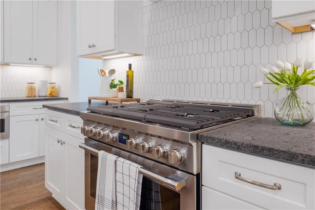 277 Green Hill Road, Sandy Springs, Georgia 30342, 6 Bedrooms Bedrooms, ,6 BathroomsBathrooms,Residential,Sold,277 Green Hill Road,7220547