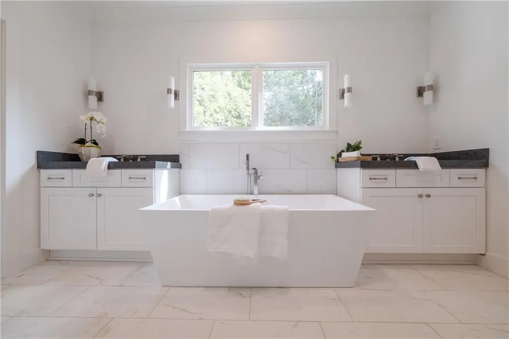 277 Green Hill Road, Sandy Springs, Georgia 30342, 6 Bedrooms Bedrooms, ,6 BathroomsBathrooms,Residential,Sold,277 Green Hill Road,7220547