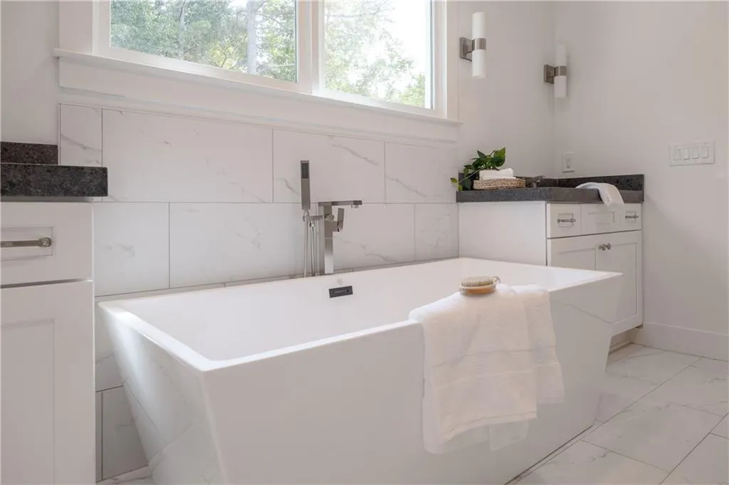 277 Green Hill Road, Sandy Springs, Georgia 30342, 6 Bedrooms Bedrooms, ,6 BathroomsBathrooms,Residential,Sold,277 Green Hill Road,7220547