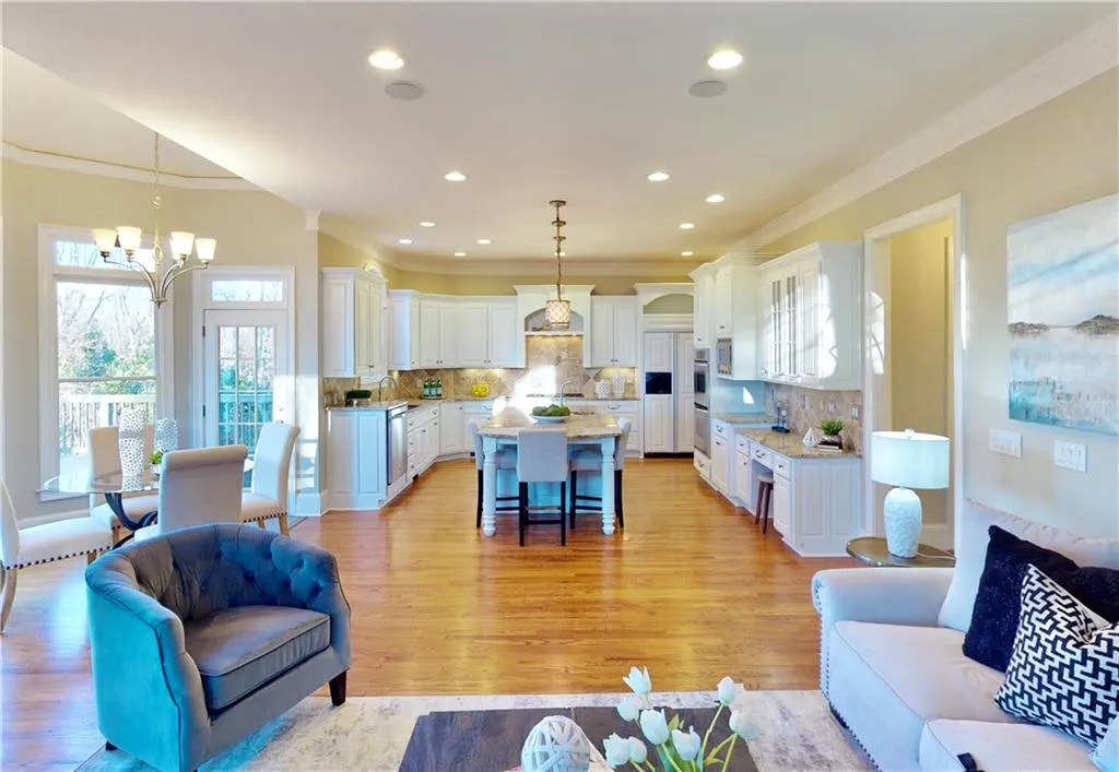 5240 Forest Ridge Circle, Atlanta, Georgia 30342, 6 Bedrooms Bedrooms, ,5 BathroomsBathrooms,Residential,Sold,5240 Forest Ridge Circle,6849040