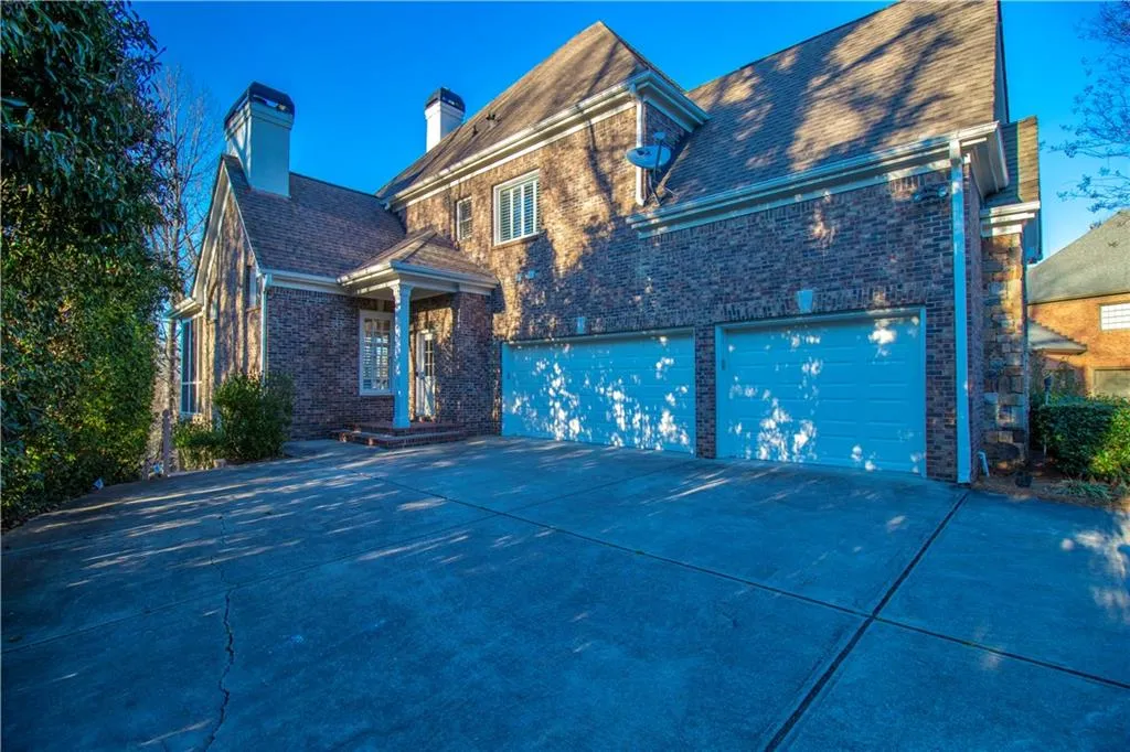 5240 Forest Ridge Circle, Atlanta, Georgia 30342, 6 Bedrooms Bedrooms, ,5 BathroomsBathrooms,Residential,Sold,5240 Forest Ridge Circle,6849040