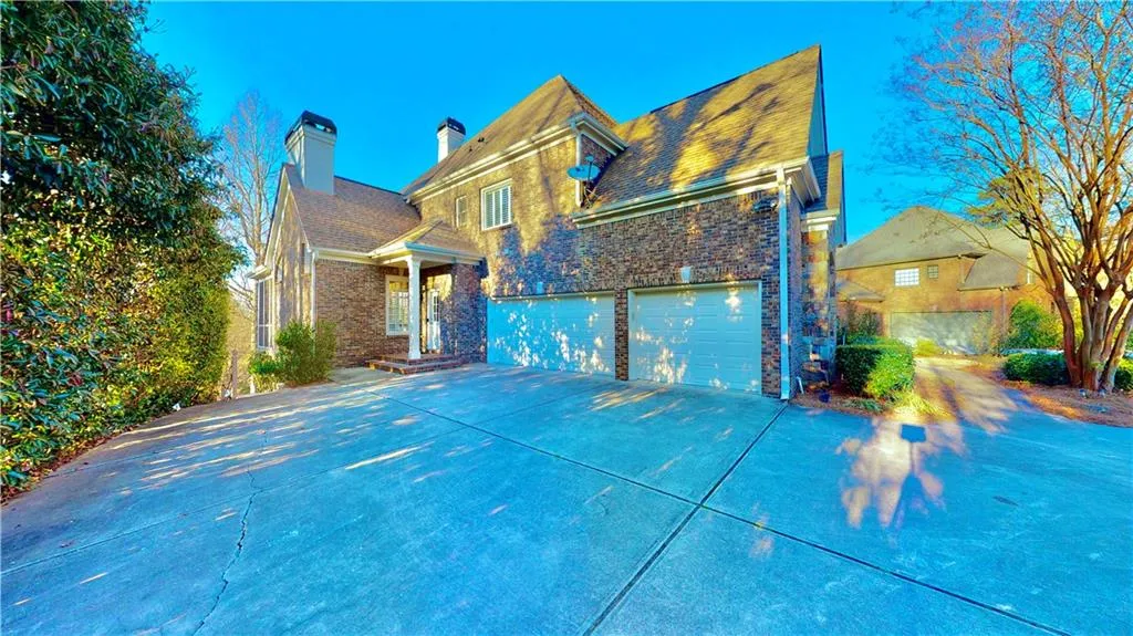 5240 Forest Ridge Circle, Atlanta, Georgia 30342, 6 Bedrooms Bedrooms, ,5 BathroomsBathrooms,Residential,Sold,5240 Forest Ridge Circle,6849040
