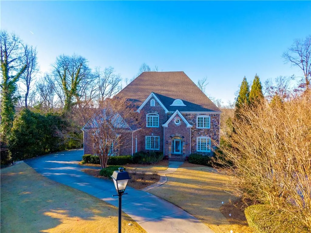 5240 Forest Ridge Circle, Atlanta, Georgia 30342, 6 Bedrooms Bedrooms, ,5 BathroomsBathrooms,Residential,Sold,5240 Forest Ridge Circle,6849040