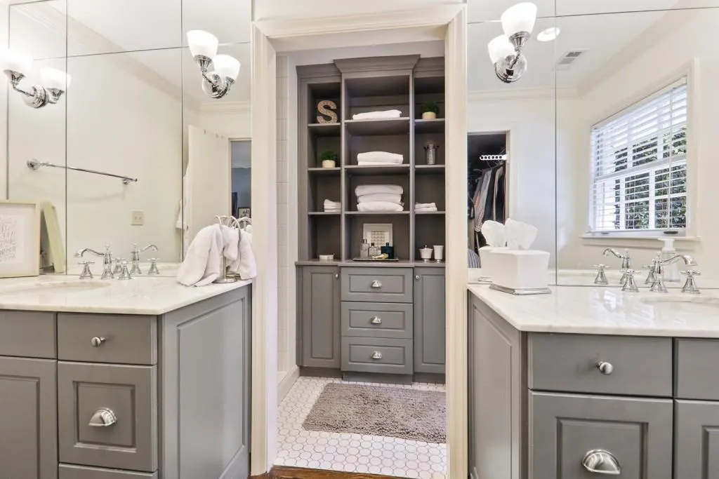 4770 Chatworth Court, Atlanta, Georgia 30342, 4 Bedrooms Bedrooms, ,3 BathroomsBathrooms,Residential,Sold,4770 Chatworth Court,6674029