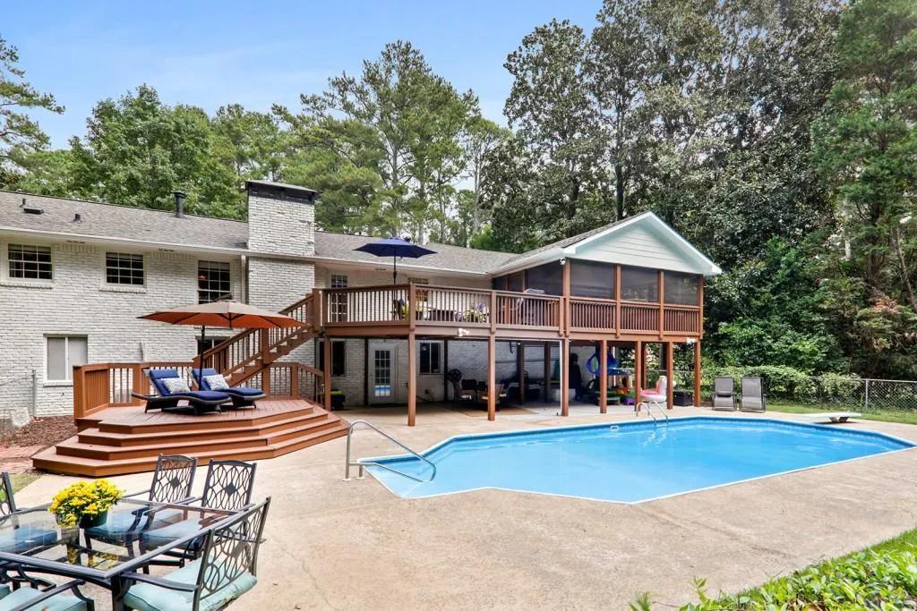 4770 Chatworth Court, Atlanta, Georgia 30342, 4 Bedrooms Bedrooms, ,3 BathroomsBathrooms,Residential,Sold,4770 Chatworth Court,6674029