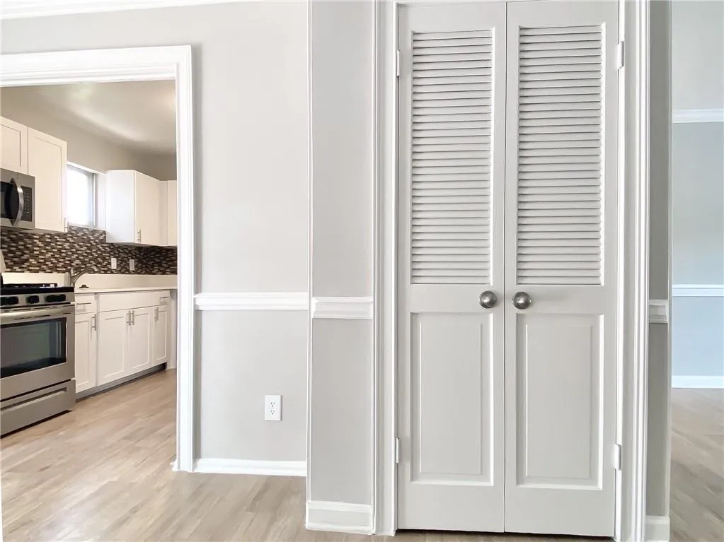 5637 Kingsport Drive, Atlanta, Georgia 30342, 3 Bedrooms Bedrooms, ,2 BathroomsBathrooms,Residential,Sold,5637 Kingsport Drive,6903807