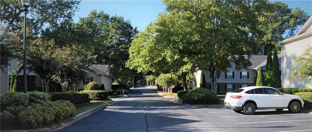 703 Brighton Point, Atlanta, Georgia 30328, 2 Bedrooms Bedrooms, ,2 BathroomsBathrooms,Residential,Sold,703 Brighton Point,6608909