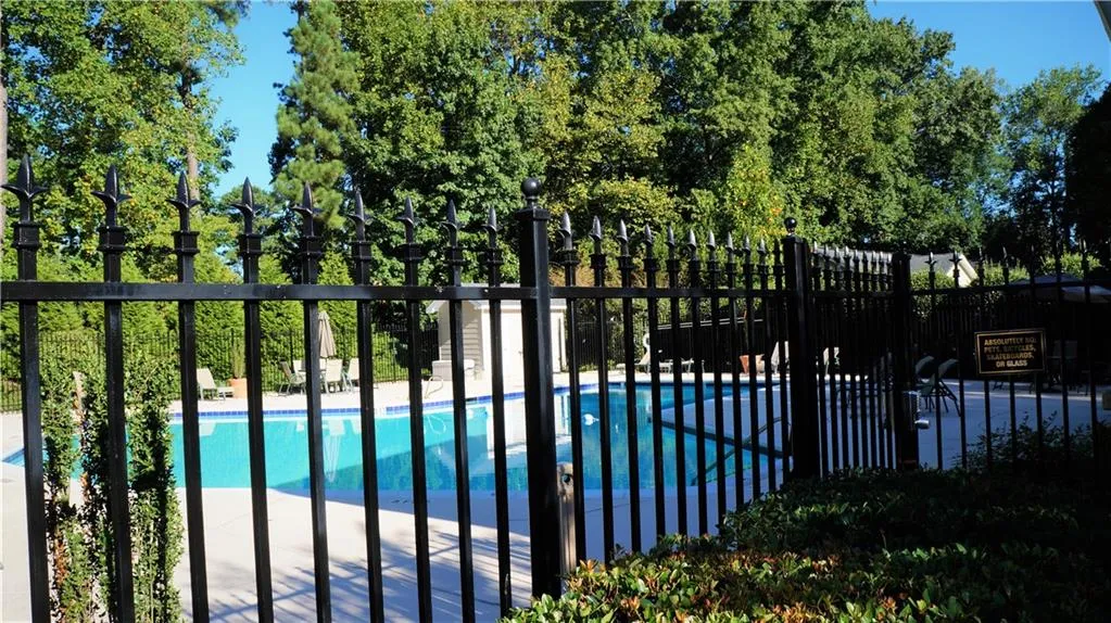 703 Brighton Point, Atlanta, Georgia 30328, 2 Bedrooms Bedrooms, ,2 BathroomsBathrooms,Residential,Sold,703 Brighton Point,6608909