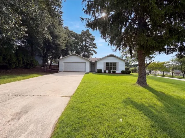 6120 Dorchester Drive, Rex, Georgia 30273