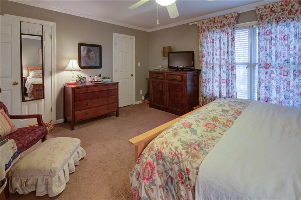 7500 Roswell Road Unit 1, Sandy Springs, Georgia 30350, 2 Bedrooms Bedrooms, ,2 BathroomsBathrooms,Residential,Sold,7500 Roswell Road Unit 1,6516634