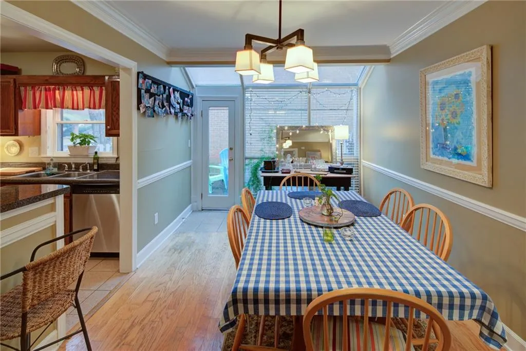 7500 Roswell Road Unit 1, Sandy Springs, Georgia 30350, 2 Bedrooms Bedrooms, ,2 BathroomsBathrooms,Residential,Sold,7500 Roswell Road Unit 1,6516634