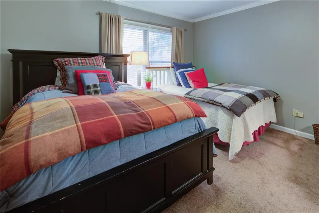 7500 Roswell Road Unit 1, Sandy Springs, Georgia 30350, 2 Bedrooms Bedrooms, ,2 BathroomsBathrooms,Residential,Sold,7500 Roswell Road Unit 1,6516634