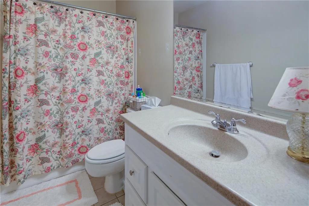 7500 Roswell Road Unit 1, Sandy Springs, Georgia 30350, 2 Bedrooms Bedrooms, ,2 BathroomsBathrooms,Residential,Sold,7500 Roswell Road Unit 1,6516634