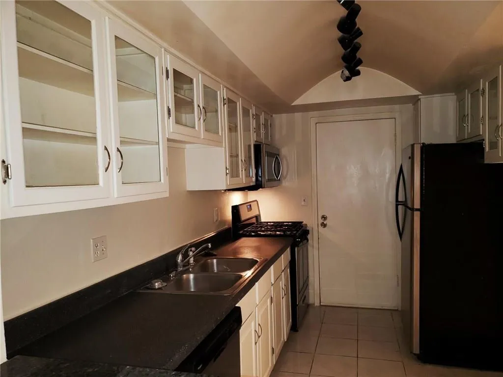 6851 Roswell Road Unit J1, Atlanta, Georgia 30328, 2 Bedrooms Bedrooms, ,2 BathroomsBathrooms,Residential,Sold,6851 Roswell Road Unit J1,6091615