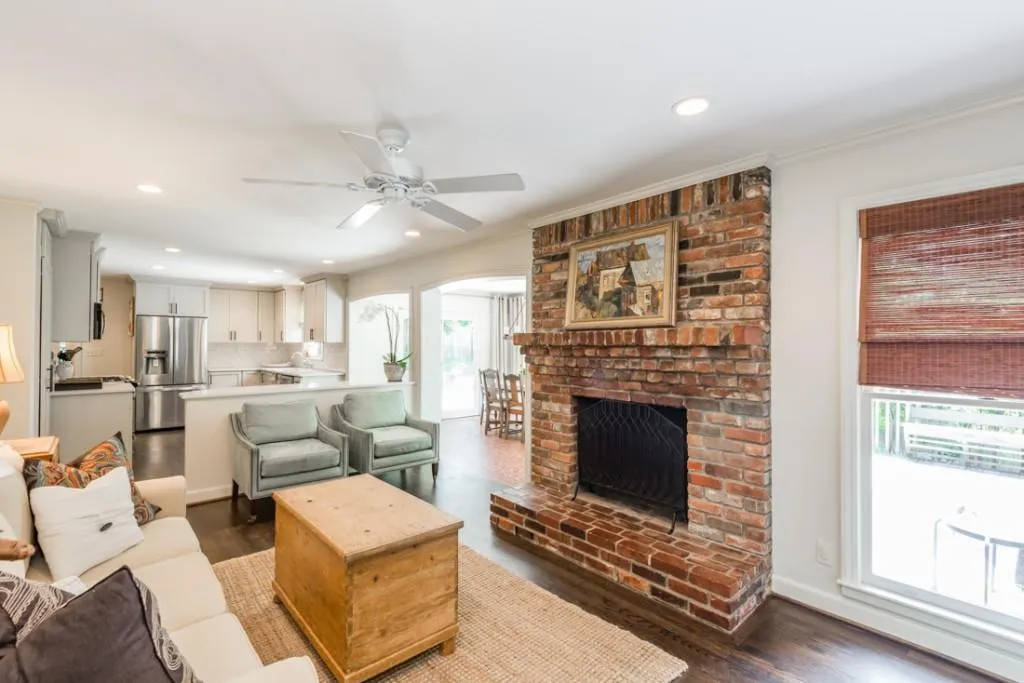100 River Springs Drive, Sandy Springs, Georgia 30328, 4 Bedrooms Bedrooms, ,3 BathroomsBathrooms,Residential,Sold,100 River Springs Drive,5861168