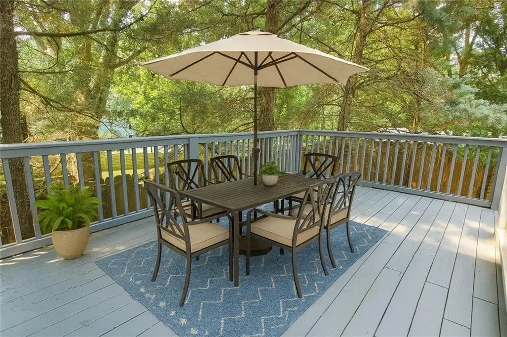 Extra sized double level deck