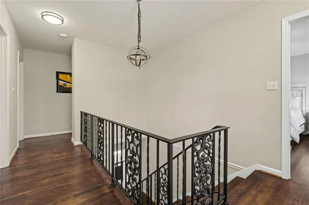 7070 Glenridge Drive, Atlanta, Georgia 30328, 5 Bedrooms Bedrooms, ,3 BathroomsBathrooms,Residential,For Sale,7070 Glenridge Drive,7707385