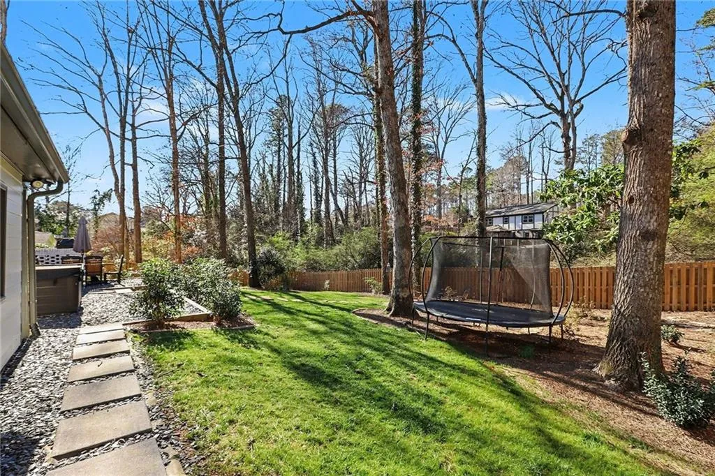 7070 Glenridge Drive, Atlanta, Georgia 30328, 5 Bedrooms Bedrooms, ,3 BathroomsBathrooms,Residential,For Sale,7070 Glenridge Drive,7707385