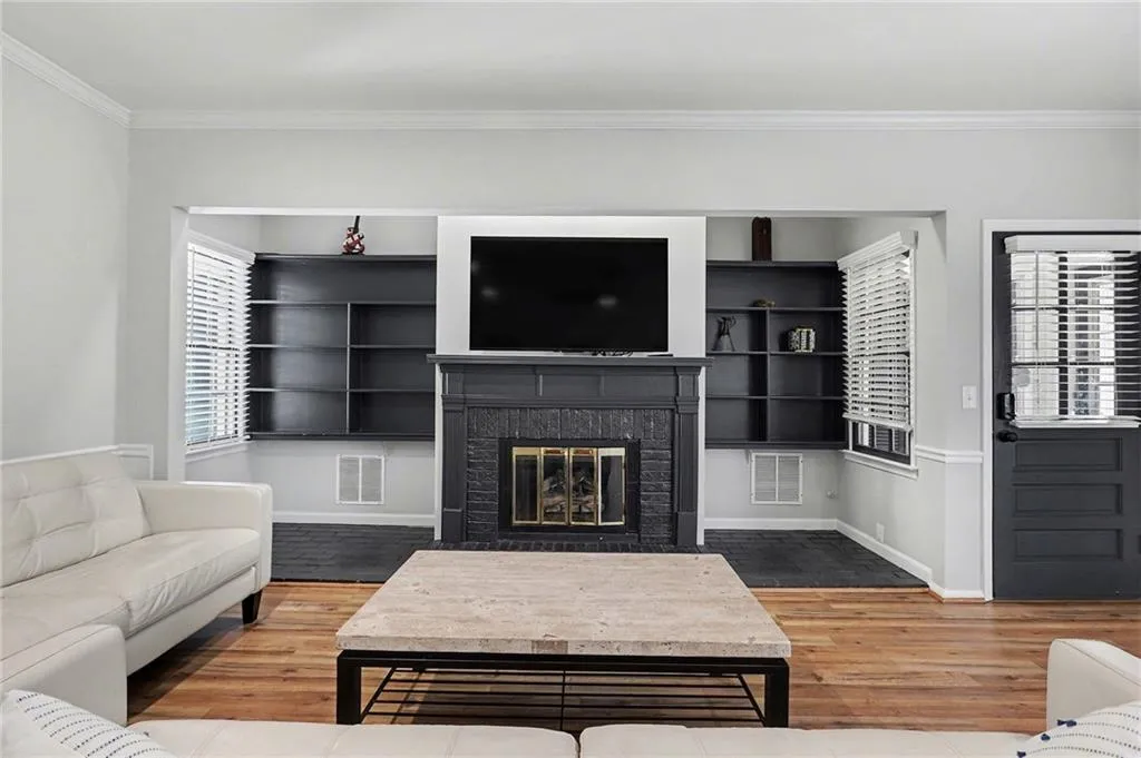 7070 Glenridge Drive, Atlanta, Georgia 30328, 5 Bedrooms Bedrooms, ,3 BathroomsBathrooms,Residential,For Sale,7070 Glenridge Drive,7707385