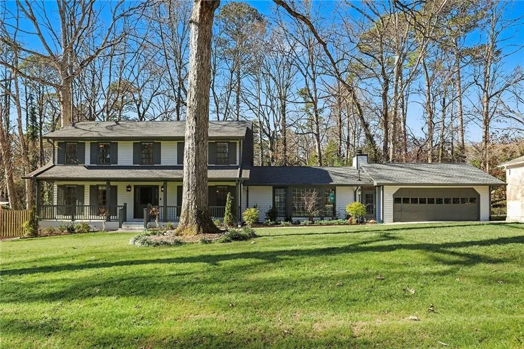 7070 Glenridge Drive, Atlanta, Georgia 30328, 5 Bedrooms Bedrooms, ,3 BathroomsBathrooms,Residential,For Sale,7070 Glenridge Drive,7707385