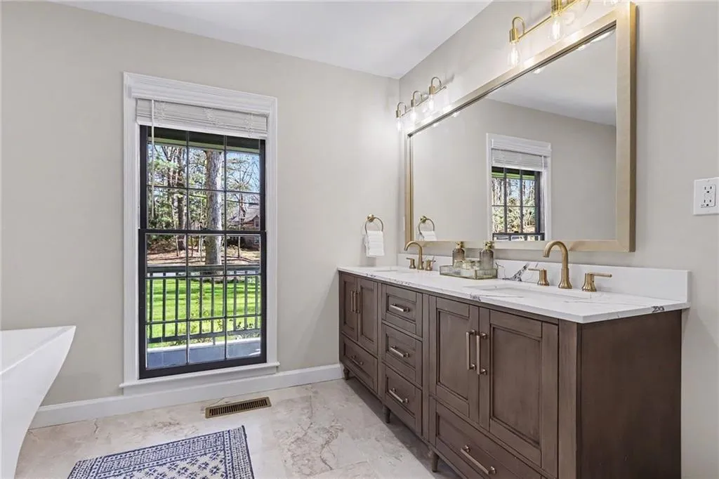 7070 Glenridge Drive, Atlanta, Georgia 30328, 5 Bedrooms Bedrooms, ,3 BathroomsBathrooms,Residential,For Sale,7070 Glenridge Drive,7707385