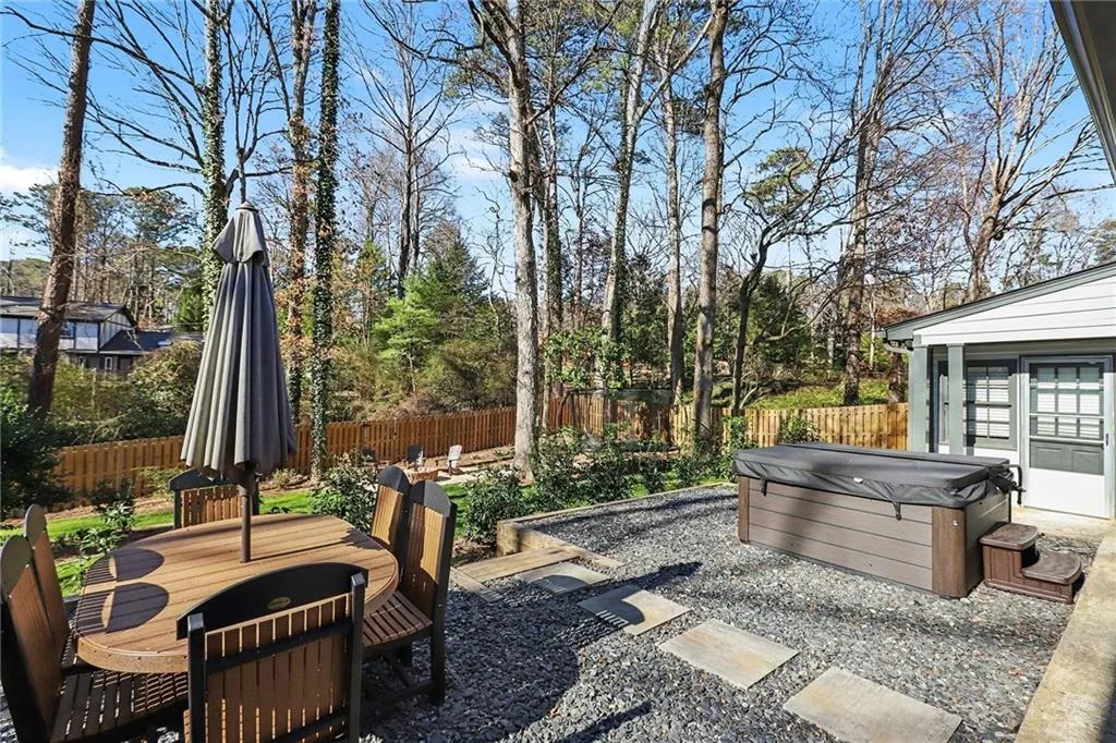 7070 Glenridge Drive, Atlanta, Georgia 30328, 5 Bedrooms Bedrooms, ,3 BathroomsBathrooms,Residential,For Sale,7070 Glenridge Drive,7707385