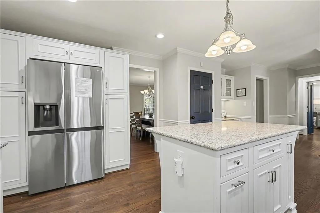 7070 Glenridge Drive, Atlanta, Georgia 30328, 5 Bedrooms Bedrooms, ,3 BathroomsBathrooms,Residential,For Sale,7070 Glenridge Drive,7707385