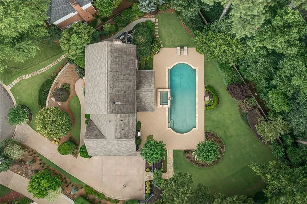 250 Glen Meadow Court, Sandy Springs, Georgia 30328, 4 Bedrooms Bedrooms, ,3 BathroomsBathrooms,Residential,Sold,250 Glen Meadow Court,7006595