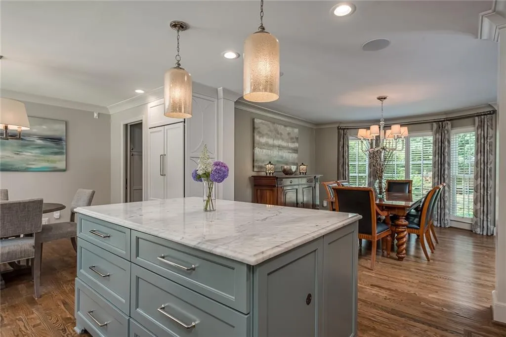 250 Glen Meadow Court, Sandy Springs, Georgia 30328, 4 Bedrooms Bedrooms, ,3 BathroomsBathrooms,Residential,Sold,250 Glen Meadow Court,7006595