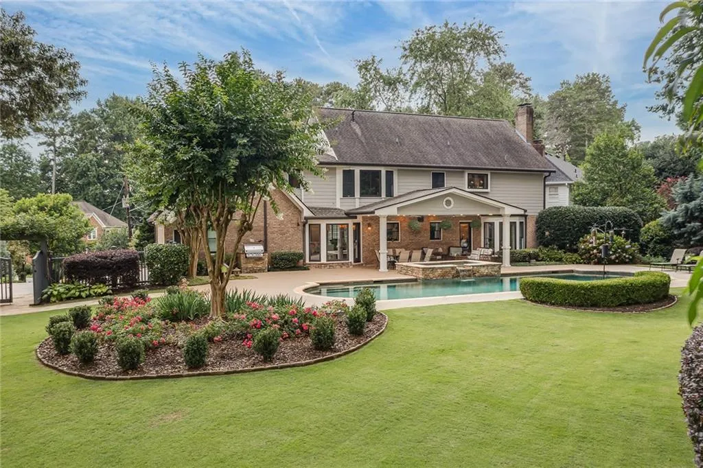 250 Glen Meadow Court, Sandy Springs, Georgia 30328, 4 Bedrooms Bedrooms, ,3 BathroomsBathrooms,Residential,Sold,250 Glen Meadow Court,7006595