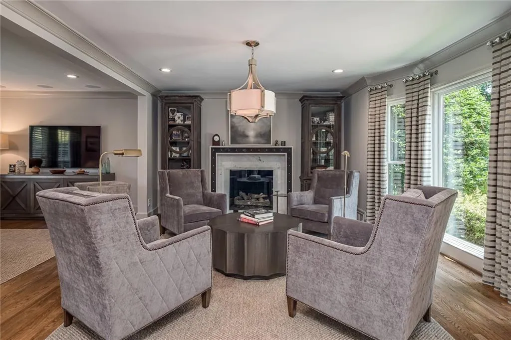 250 Glen Meadow Court, Sandy Springs, Georgia 30328, 4 Bedrooms Bedrooms, ,3 BathroomsBathrooms,Residential,Sold,250 Glen Meadow Court,7006595