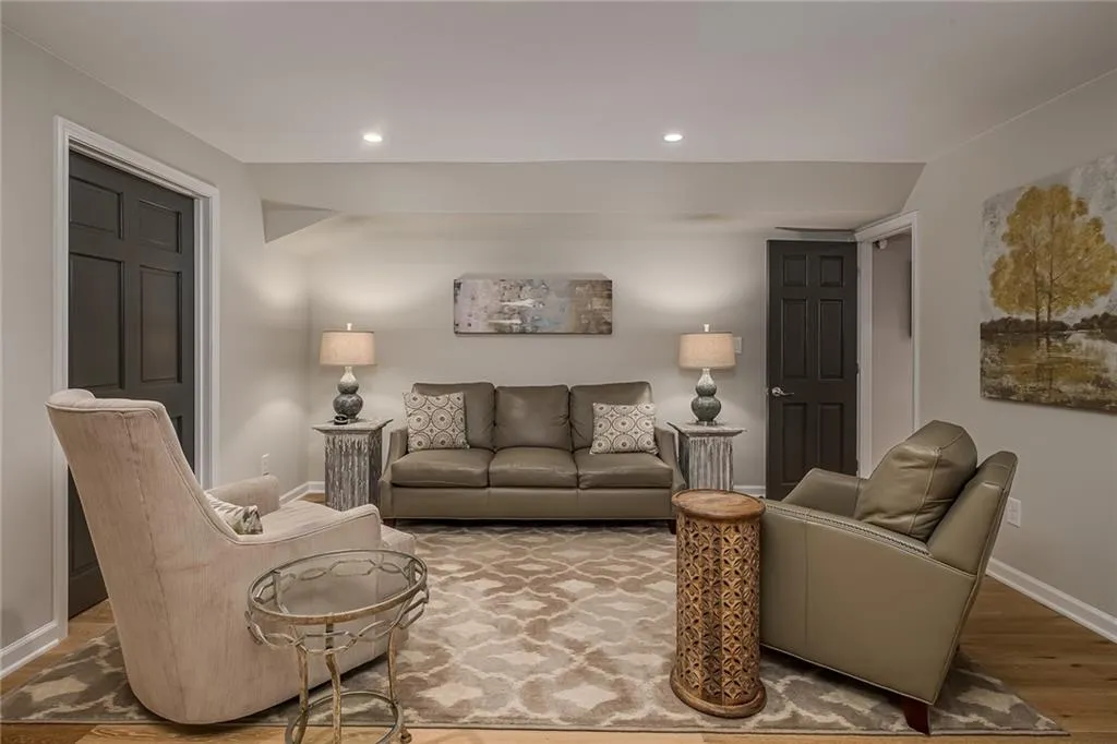 250 Glen Meadow Court, Sandy Springs, Georgia 30328, 4 Bedrooms Bedrooms, ,3 BathroomsBathrooms,Residential,Sold,250 Glen Meadow Court,7006595