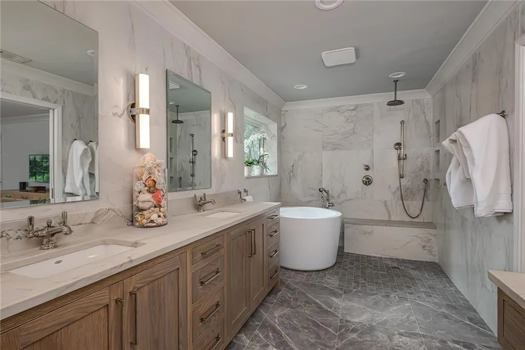 250 Glen Meadow Court, Sandy Springs, Georgia 30328, 4 Bedrooms Bedrooms, ,3 BathroomsBathrooms,Residential,Sold,250 Glen Meadow Court,7006595