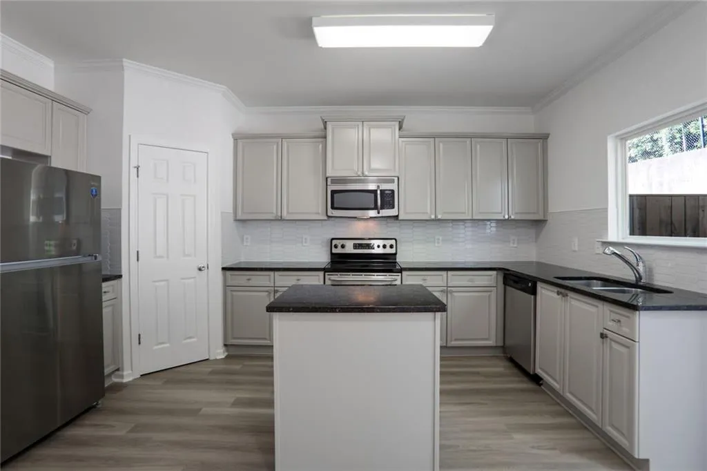 1488 Liberty Parkway Nw Unit 2202, Atlanta, Georgia 30318, 3 Bedrooms Bedrooms, ,3 BathroomsBathrooms,Residential,For Sale,1488 Liberty Parkway Nw Unit 2202,7607654