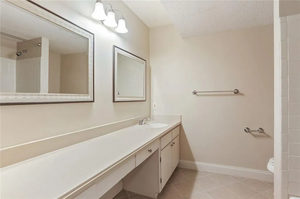 6851 Roswell Road Ne Unit H30, Atlanta, Georgia 30328, 2 Bedrooms Bedrooms, ,2 BathroomsBathrooms,Residential,Sold,6851 Roswell Road Ne Unit H30,6105765