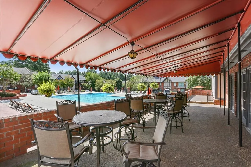 6851 Roswell Road Ne Unit H30, Atlanta, Georgia 30328, 2 Bedrooms Bedrooms, ,2 BathroomsBathrooms,Residential,Sold,6851 Roswell Road Ne Unit H30,6105765