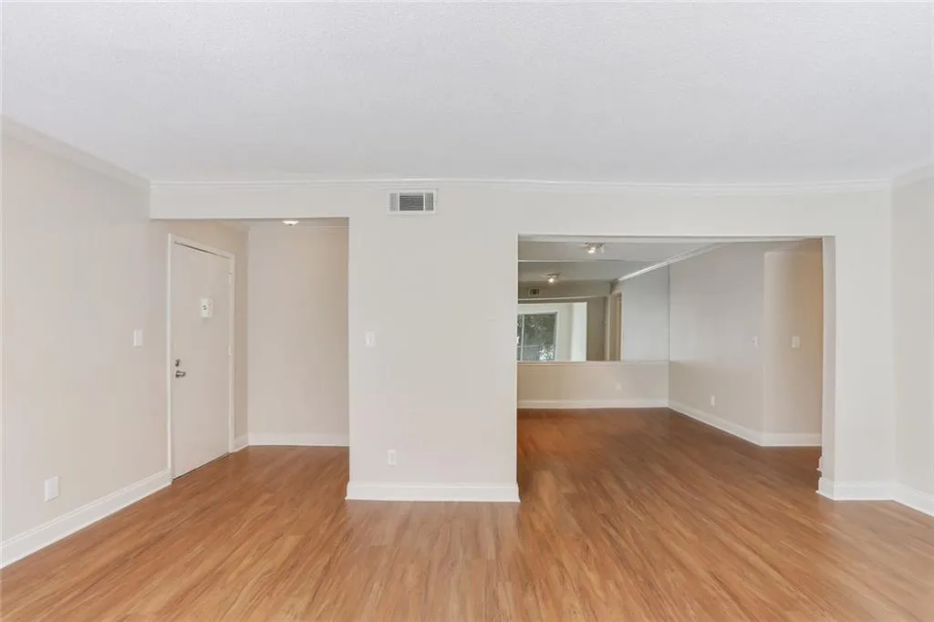 6851 Roswell Road Ne Unit H30, Atlanta, Georgia 30328, 2 Bedrooms Bedrooms, ,2 BathroomsBathrooms,Residential,Sold,6851 Roswell Road Ne Unit H30,6105765