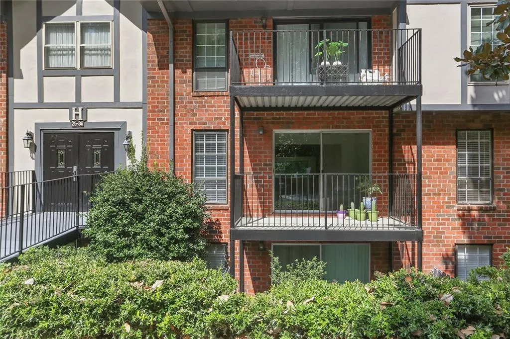 6851 Roswell Road Ne Unit H30, Atlanta, Georgia 30328, 2 Bedrooms Bedrooms, ,2 BathroomsBathrooms,Residential,Sold,6851 Roswell Road Ne Unit H30,6105765