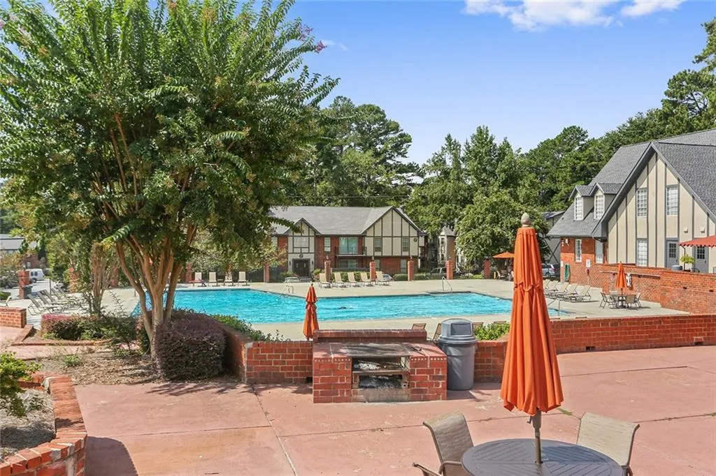 6851 Roswell Road Ne Unit H30, Atlanta, Georgia 30328, 2 Bedrooms Bedrooms, ,2 BathroomsBathrooms,Residential,Sold,6851 Roswell Road Ne Unit H30,6105765