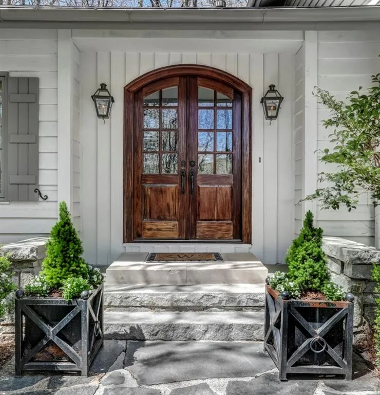 5160 Vernon Springs Trail, Atlanta, Georgia 30327, 4 Bedrooms Bedrooms, ,4 BathroomsBathrooms,Residential,Sold,5160 Vernon Springs Trail,6675351
