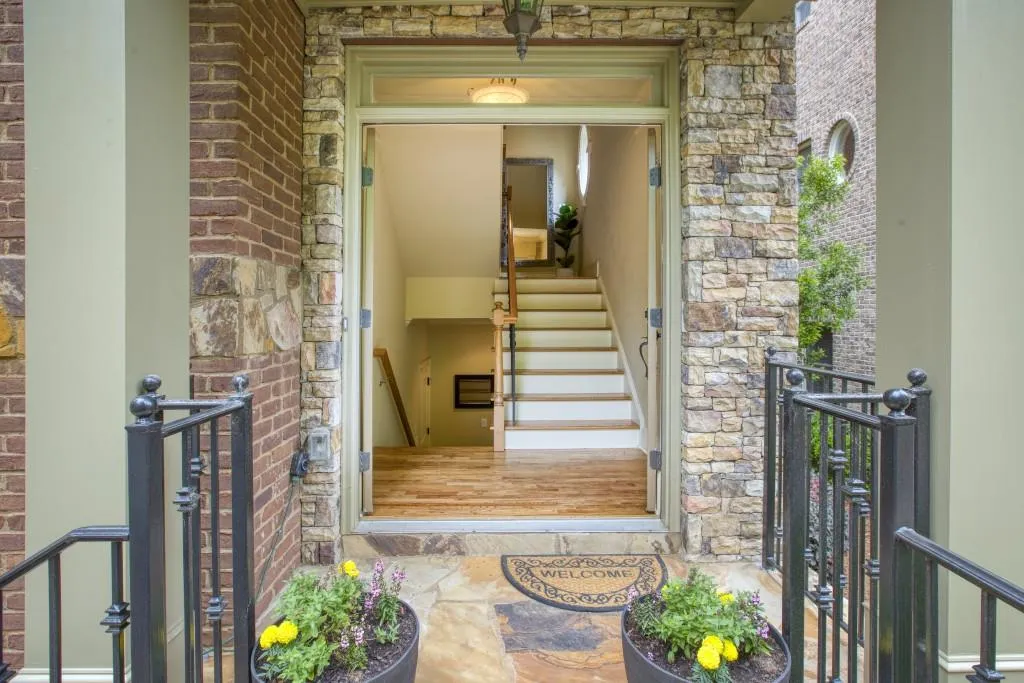 1004 Madeline Lane, Sandy Springs, Georgia 30350, 4 Bedrooms Bedrooms, ,3 BathroomsBathrooms,Residential,Sold,1004 Madeline Lane,6887109