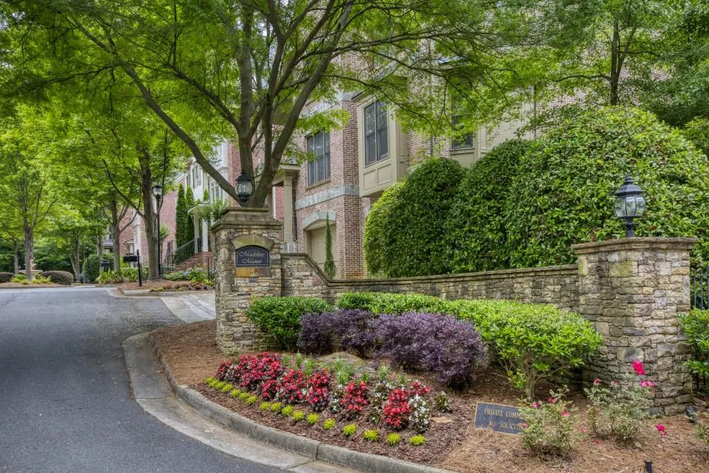 1004 Madeline Lane, Sandy Springs, Georgia 30350, 4 Bedrooms Bedrooms, ,3 BathroomsBathrooms,Residential,Sold,1004 Madeline Lane,6887109