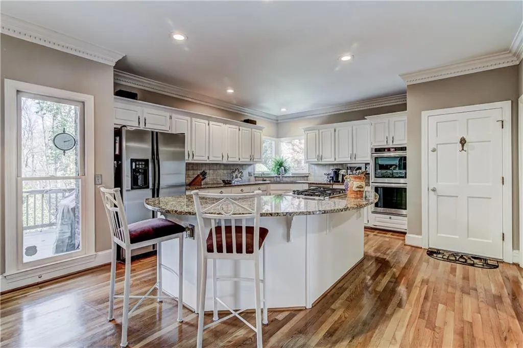 190 Grogans Landing, Sandy Springs, Georgia 30350, 5 Bedrooms Bedrooms, ,4 BathroomsBathrooms,Residential,Sold,190 Grogans Landing,5826788