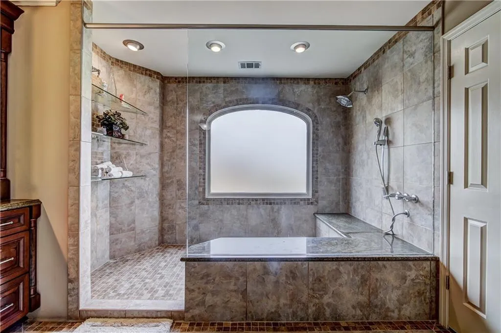 190 Grogans Landing, Sandy Springs, Georgia 30350, 5 Bedrooms Bedrooms, ,4 BathroomsBathrooms,Residential,Sold,190 Grogans Landing,5826788