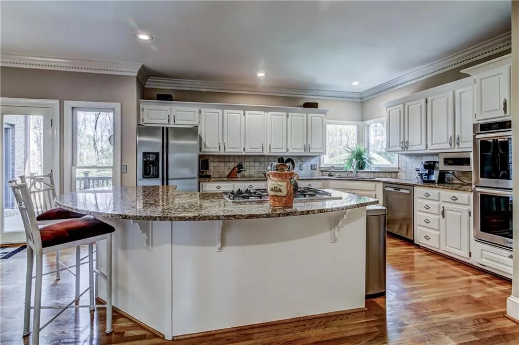 190 Grogans Landing, Sandy Springs, Georgia 30350, 5 Bedrooms Bedrooms, ,4 BathroomsBathrooms,Residential,Sold,190 Grogans Landing,5826788