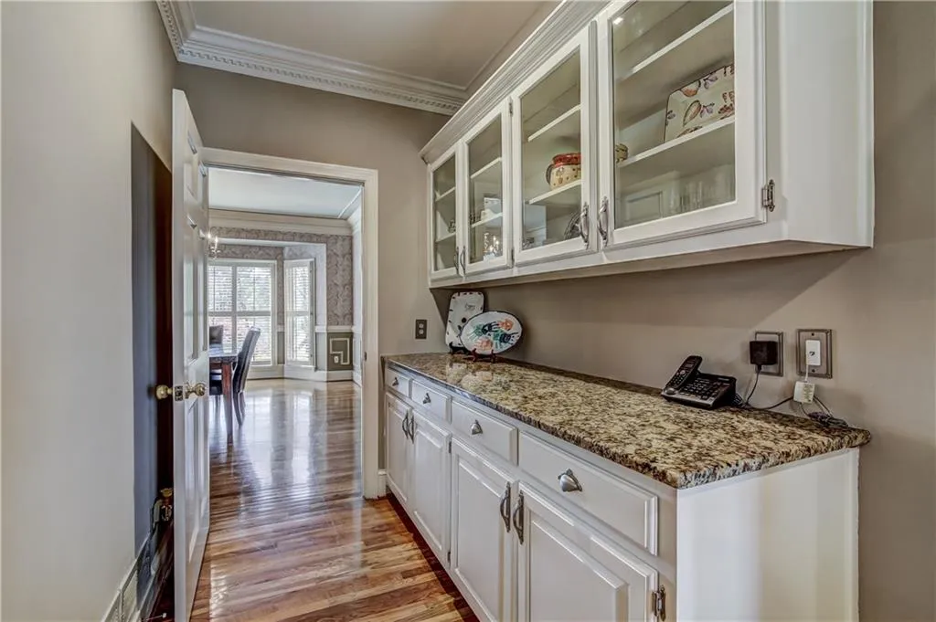 190 Grogans Landing, Sandy Springs, Georgia 30350, 5 Bedrooms Bedrooms, ,4 BathroomsBathrooms,Residential,Sold,190 Grogans Landing,5826788