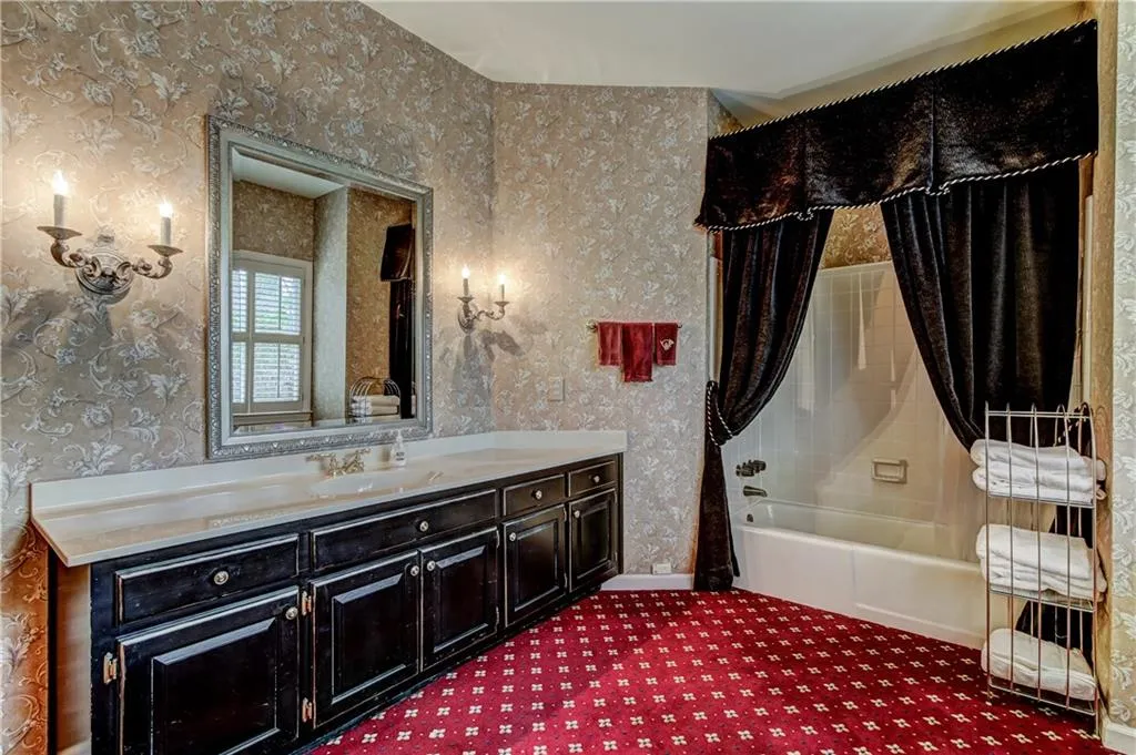 190 Grogans Landing, Sandy Springs, Georgia 30350, 5 Bedrooms Bedrooms, ,4 BathroomsBathrooms,Residential,Sold,190 Grogans Landing,5826788